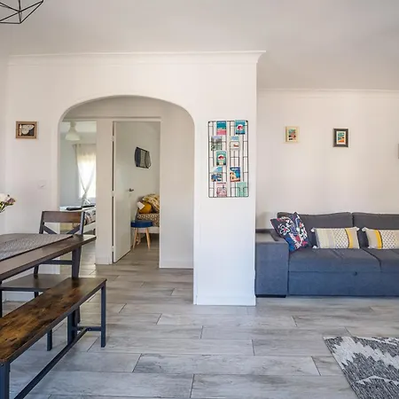 Le Spacieux Anatole, T3 Bis, Centre