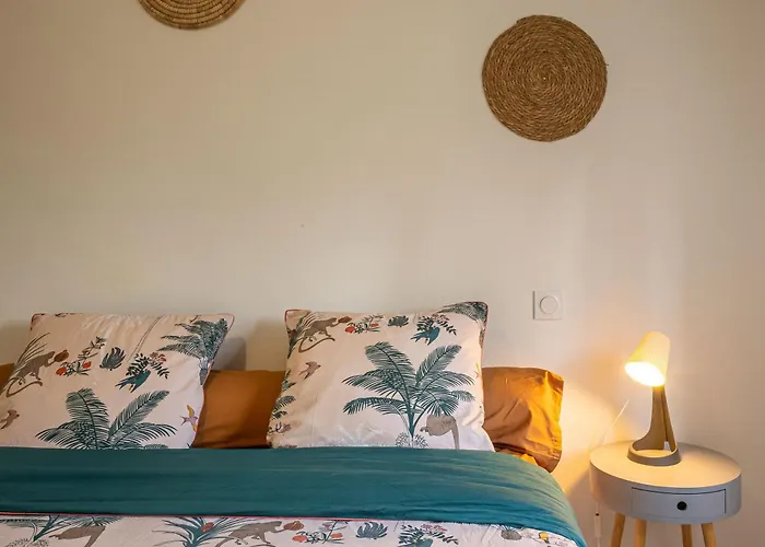 Apartment Le Spacieux Anatole, T3 Bis, Centre Narbonne